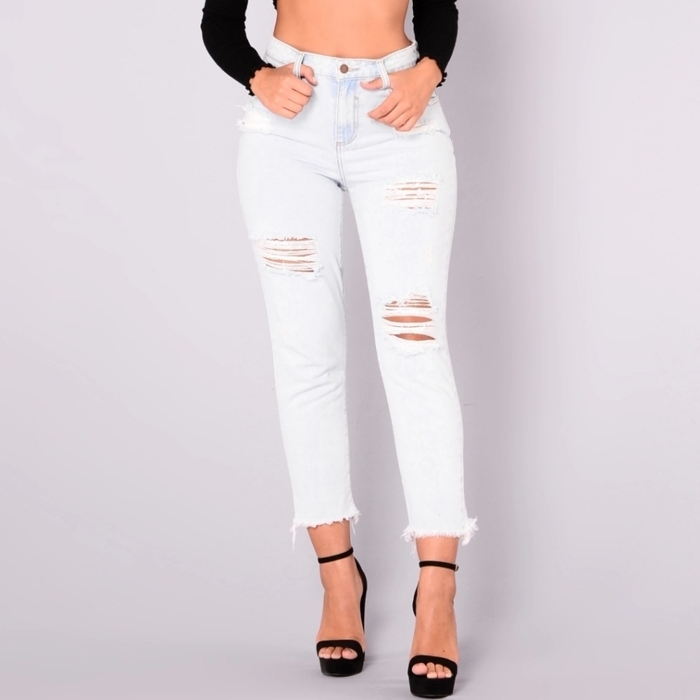 Fashion Nova NWT Appleton Boyfriend Acid Wash Distressed Jeans 11